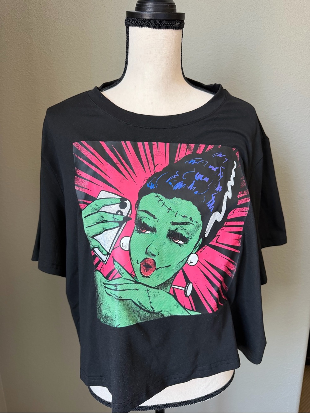 ROMWE  Graphic Crop T bride of Frankenstein